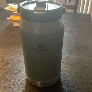 Stanley 64oz